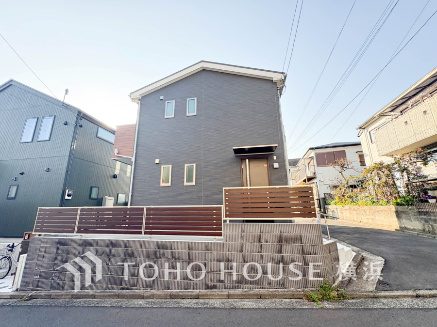 表現された空間は豊かな光と風を纏い、暮らしの時間を豊かにしてくれます。デザインされた空間と競い合うかのような充実した建物設備も家族の時間を彩ってくれることでしょう。