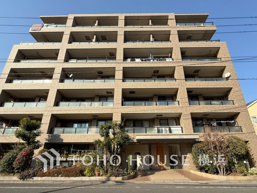 表現された空間は豊かな光と風を纏い、暮らしの時間を豊かにしてくれます。デザインされた空間と競い合うかのような充実した建物設備も家族の時間を彩ってくれることでしょう。