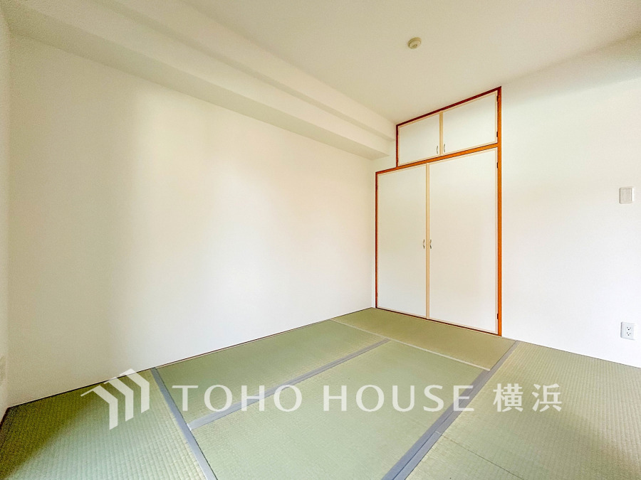 和室は有るだけでも落ち着く空間ですが、 「家族団らん」 「来客時の客間」「赤ちゃんのお昼寝」等々多目的なスペースとして活用出来る便利な空間です。