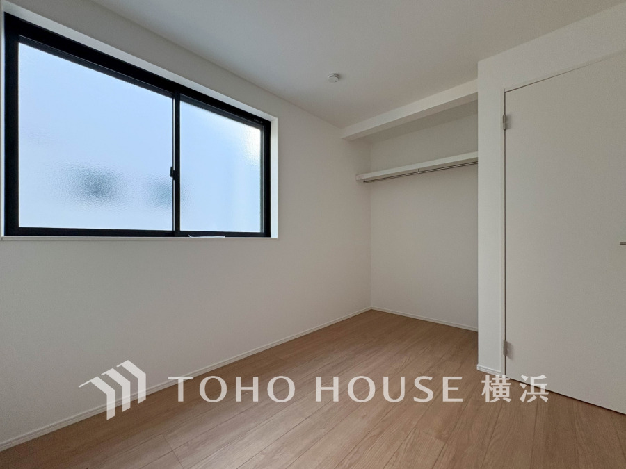 家族一人ひとりの大切なプライベート空間。趣味・感性で個性的に飾って頂けるようシンプルに仕上げてあります。自分時間を充実させながら心豊かなひとときを過ごすための大切な空間。