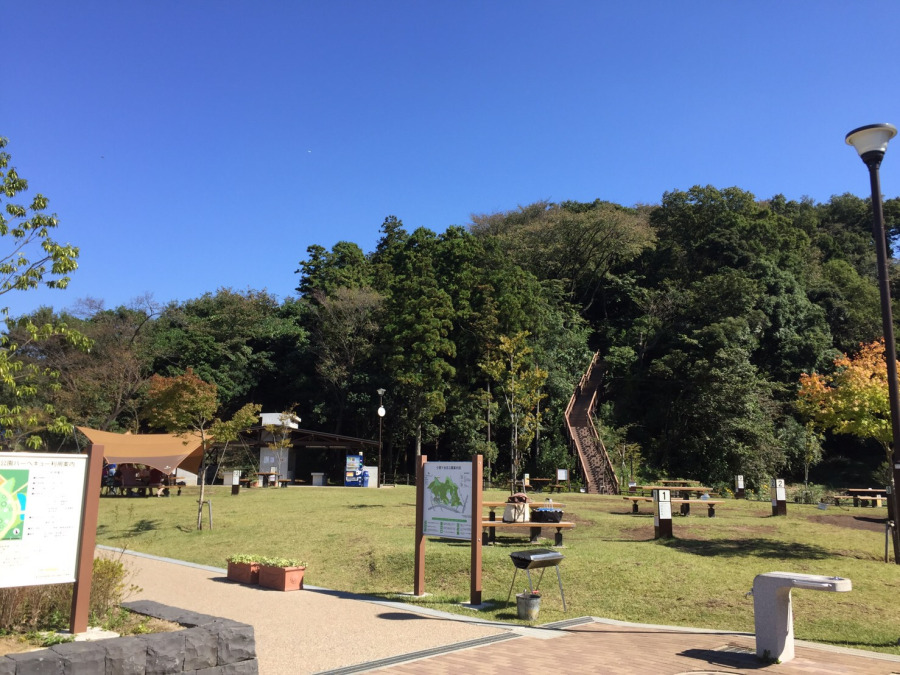 小菅ケ谷北公園まで　約1000ｍ
