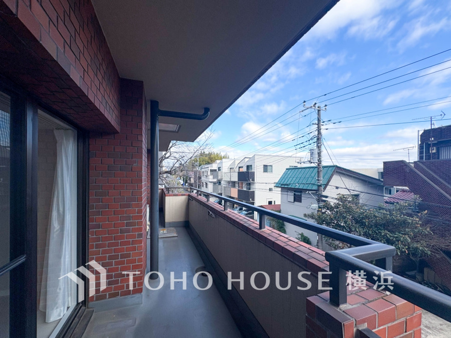 太陽に愛された邸は、陽当り・通風に優れた魅力的で快適さを追求した邸宅でした。ここに住むからこそ意味がある。