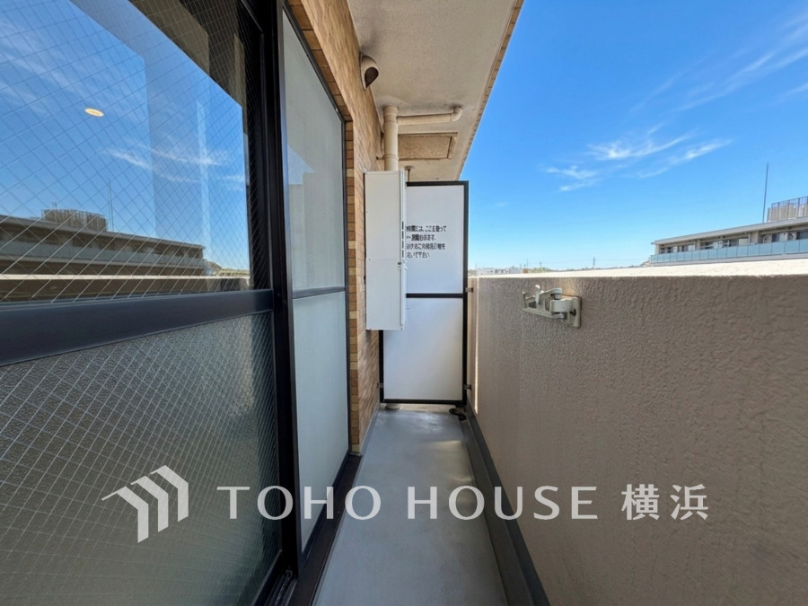 気持ちのいい空が見渡せるバルコニー。爽やかな風を感じて、心躍る素敵な暮らしがはじまります。
