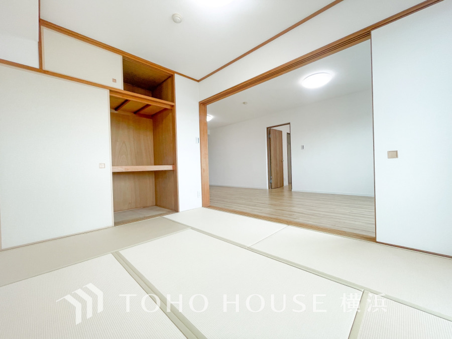 快適に過ごす条件は、一人ひとり違います。飾リ過ぎないシンプルな内装と偏り過ぎないデザインで統一しております。居住していく中でオーナー様だけの【マイホーム】に創り上げて下さい。