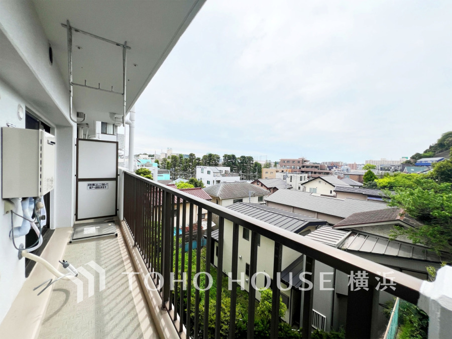 開放感のある眺望と抜ける風の気持ちよさは、都市の喧騒を忘れる時間に。
