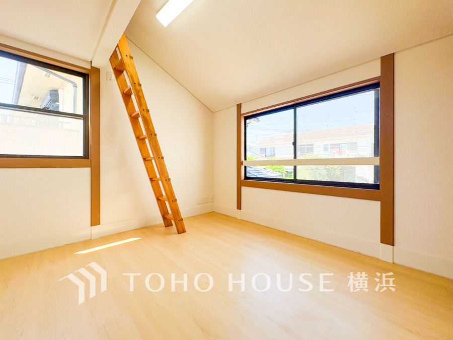 感性を育むプライベートルームはシンプルでスマートな空間。好みの空間で読書をしたり、音楽を聞いたりと一人の時間も充実したものにできます。