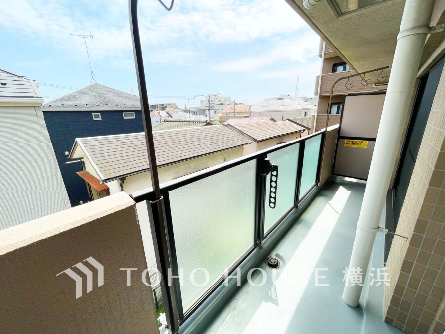 気持ちのいい空が見渡せるバルコニー。爽やかな風を感じて、心躍る素敵な暮らしがはじまります。
