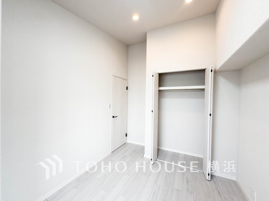 1日の疲れを癒し、心地よく寛げるようゆったりとした広さを確保しています。プライベートタイムをより優雅に穏やかに…。落ち着いた雰囲気を紡ぎます。