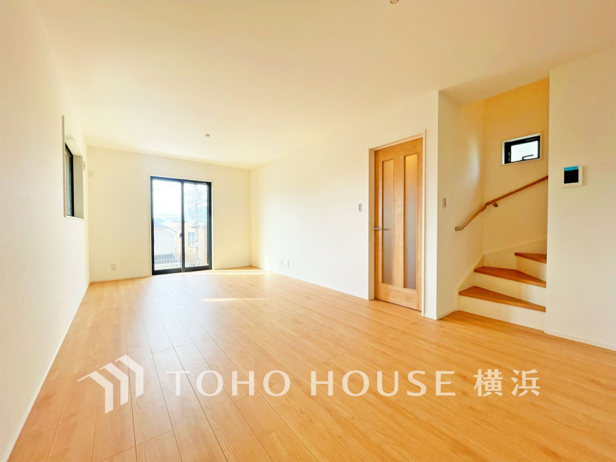 太陽の恵みを受けた明るい空間。吹きぬける風を感じながら爽やかで風通しの良い暮らしが叶います。
