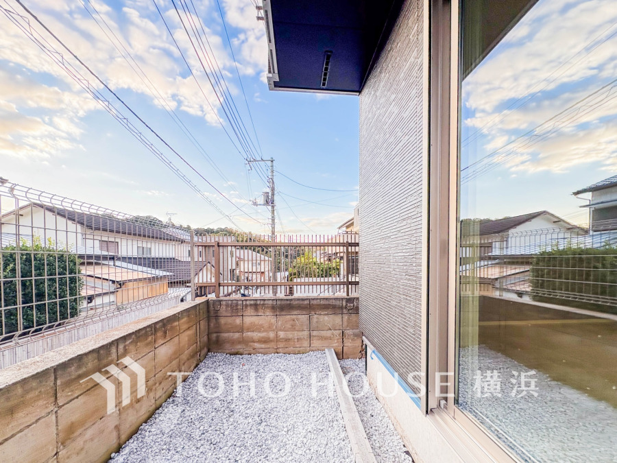 お庭はガーデニングやくつろぎの時間を楽しめるプライベート空間です。