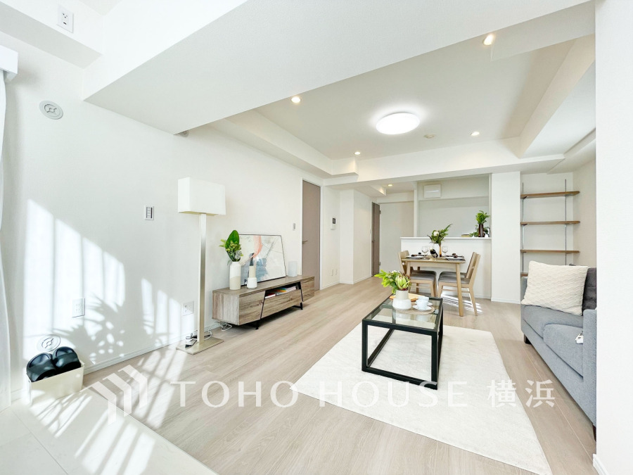 太陽の恵みを受けた明るい空間。吹きぬける風を感じながら爽やかで風通しの良い暮らしが叶います。
