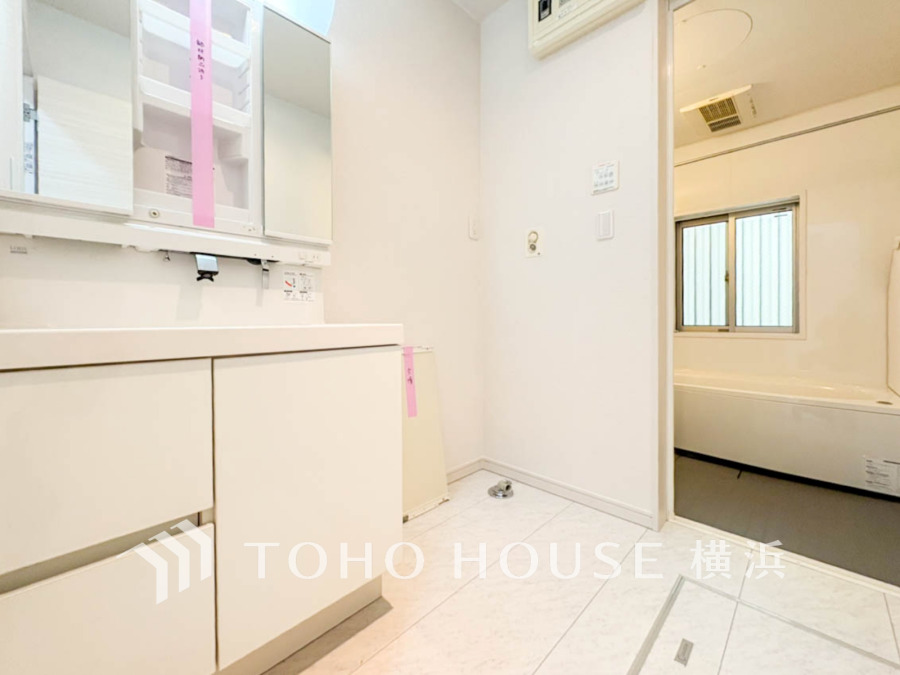 一日の始まりと終わりを心地よく演出してくれる、多彩な機能が備えられたパウダールーム。心地よいリフレッシュ空間です。