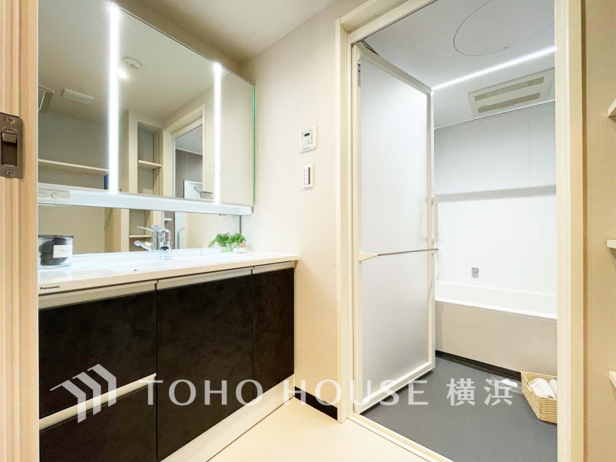 一日の始まりと終わりを心地よく演出してくれる、多彩な機能が備えられたパウダールーム。心地よいリフレッシュ空間です。