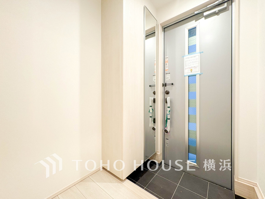 清潔感溢れる玄関がお出迎えする本邸宅の物語は、ここから始まる日常を期待させます。この場所には「希望」と「優越」で包み込んでくれる「特別」な空間があります。