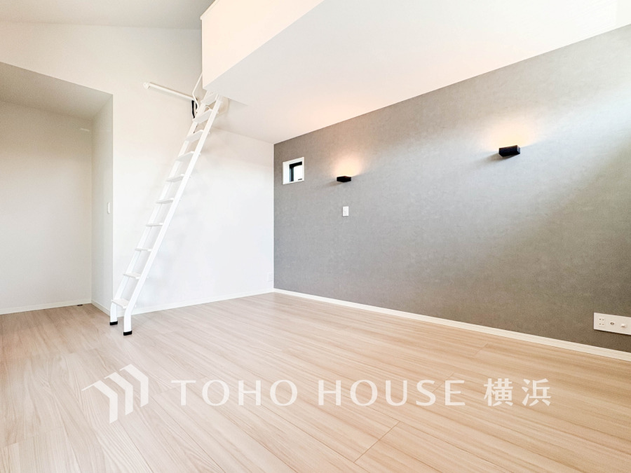 家族一人ひとりの大切なプライベート空間。趣味・感性で個性的に飾って頂けるようシンプルに仕上げてあります。自分時間を充実させながら心豊かなひとときを過ごすための大切な空間。