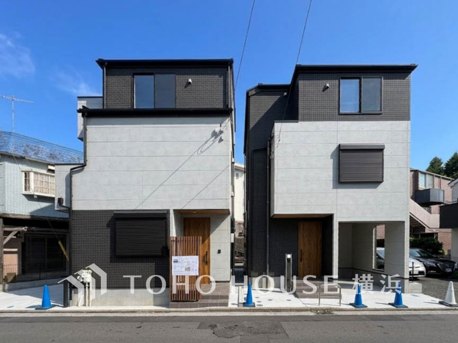 穏やかな風と陽光を導き、プライバシーに配慮された設計プランを採用し、居住性を一段と心地よいものにしています。周辺環境とのコラボレーションにより明るく開放的な空間を演出。