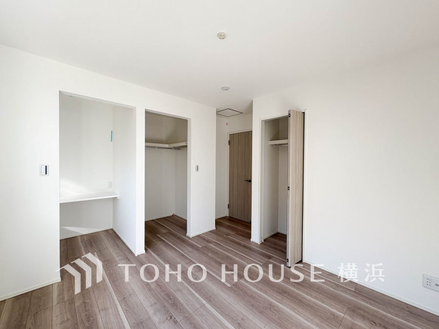 全ての居室に収納を設置。普段使いの衣類をしまっておけます。お部屋にあまり収納家具を置く必要が無くなり、ゆったりとした住空間が実現可能です。