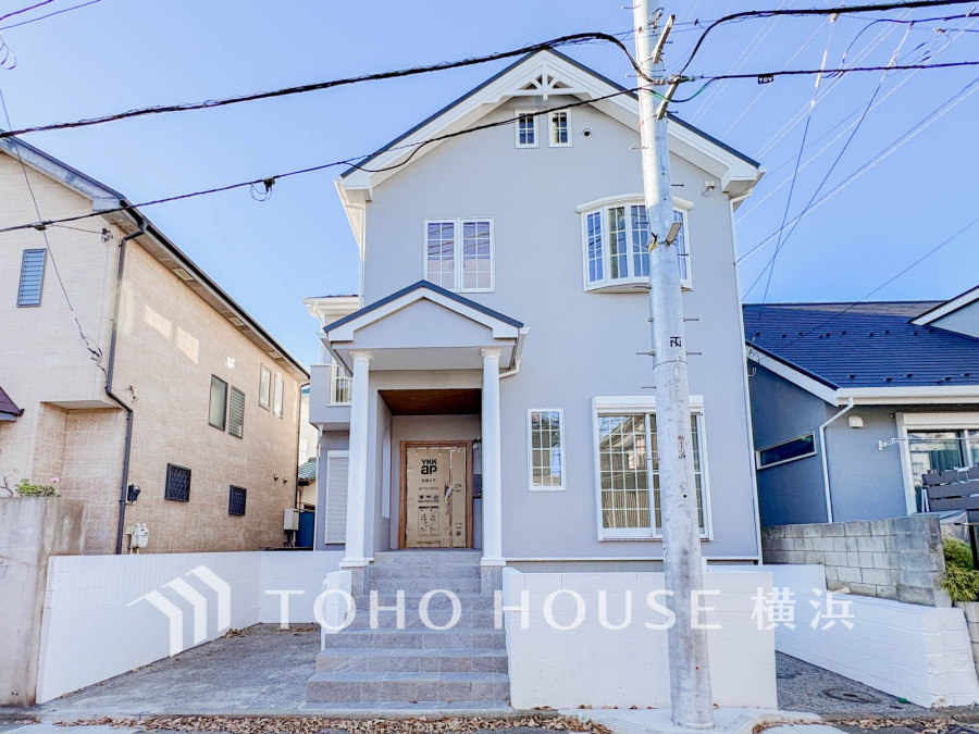 閑静な住宅街に佇むこだわりの大型邸宅。ゆとりある住空間と充実の収納を備えた5LDKです。