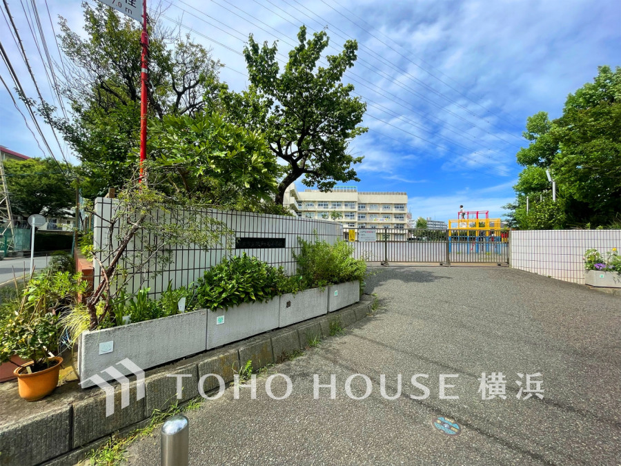 瀬戸ヶ谷小学校…約240ｍ