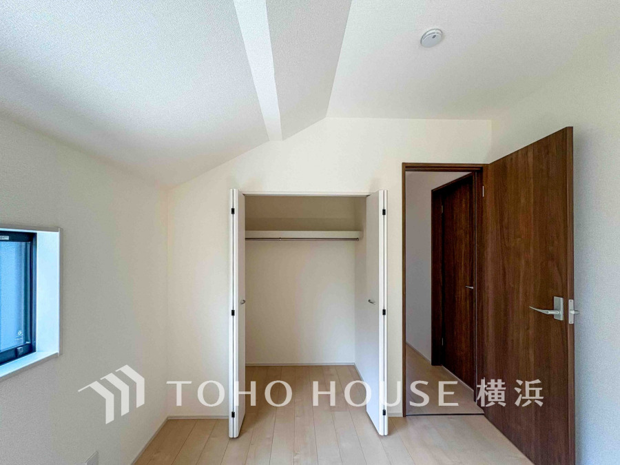 お客様の求める本当の“住み心地”とは何なのか。そのための一手間一工夫を惜しみません。街並みや周辺の環境に呼応しながら、美しく、そして毎日の暮らしを考慮した機能性の高い住まい。