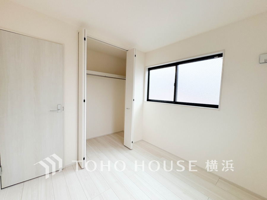 家族一人ひとりの大切なプライベート空間。趣味・感性で個性的に飾って頂けるようシンプルに仕上げてあります。自分時間を充実させながら心豊かなひとときを過ごすための大切な空間。