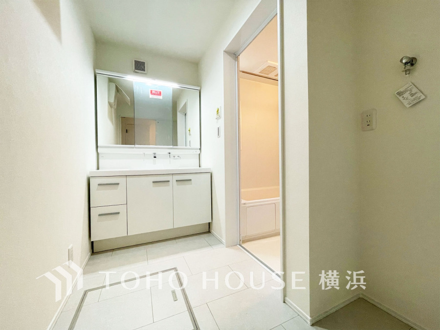 一日の始まりと終わりを心地よく演出してくれる、多彩な機能が備えられたパウダールーム。心地よいリフレッシュ空間です。