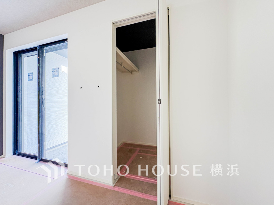 随所に機能的に配置されたバリエーション豊かな収納。豊富な収納キャパシティに加え、場所場所で用途に合った設計がなされているため、快適な生活空間造りをサポートしてくれます。（2025年12月撮影）