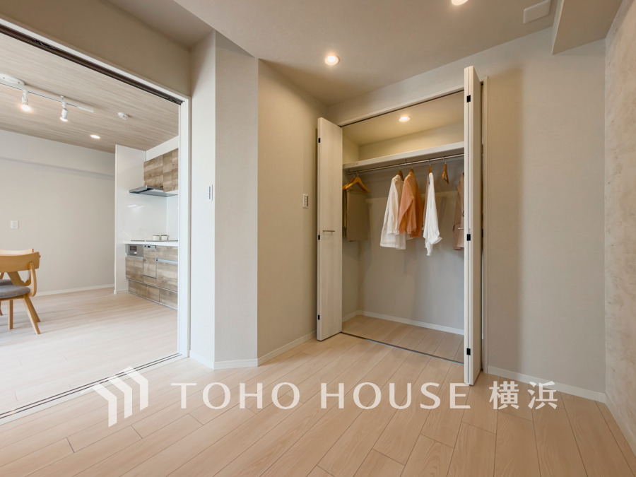 お客様の求める本当の“住み心地”とは何なのか。そのための一手間一工夫を惜しみません。街並みや周辺の環境に呼応しながら、美しく、そして毎日の暮らしを考慮した機能性の高い住まい。