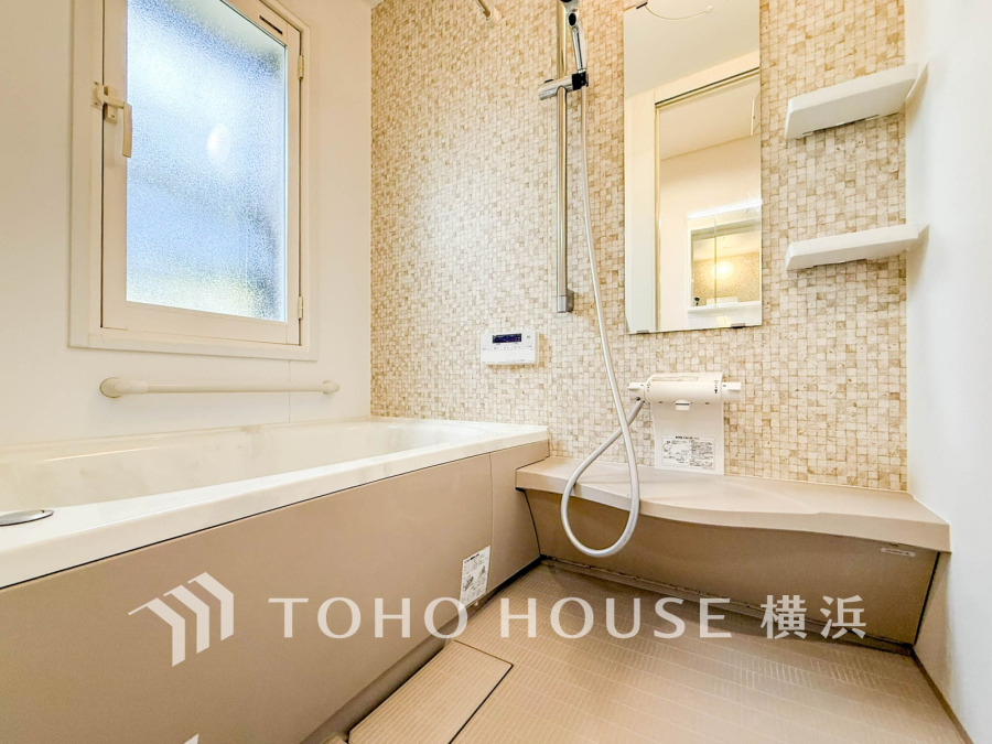 1日の疲れを取り心身を癒すことができる住まいの中のリラクゼーション空間、リラックスできるよう優しいカラーをチョイスしました。時を忘れるほどのんびりできる空間に。