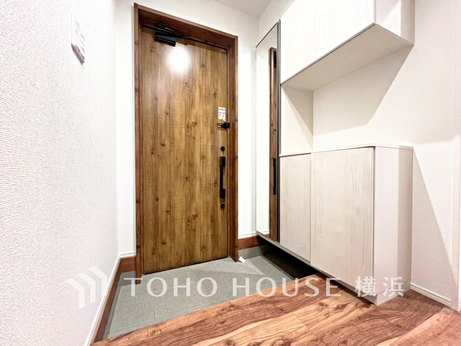 居住者の帰り、訪れる方を優しく迎え、やすらぎに満ちた生活空間を予感させる。健やかな暮らしを楽しめそう。