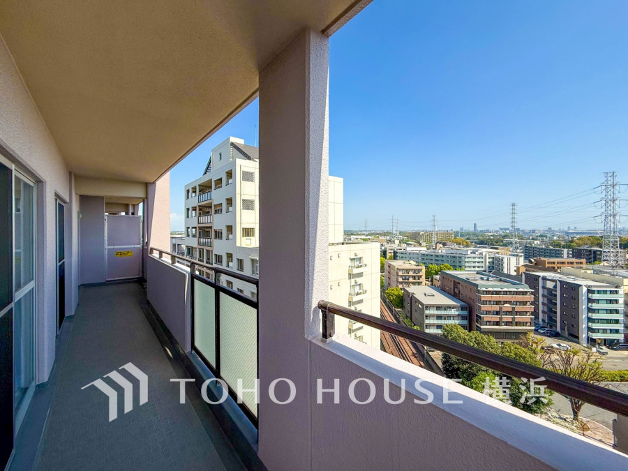 気持ちのいい空が見渡せるバルコニー。爽やかな風を感じて、心躍る素敵な暮らしがはじまります。
