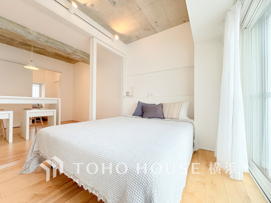 シンプルで使いやすい洋室。自分時間を充実させながら心豊かなひとときを過ごすための大切な空間です。
