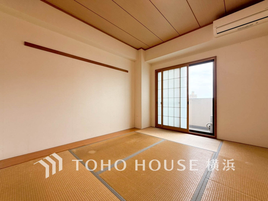 和室は有るだけでも落ち着く空間ですが、 「家族団らん」 「来客時の客間」 等々多目的なスペースとして活用出来る便利な空間です。