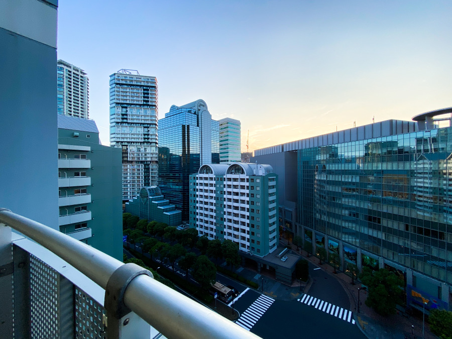 横浜に住まう喜びを感じる都会的な眺望。利便に優れたロケーションで爽やかな毎日を。