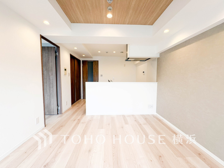 太陽の恵みを受けた明るい空間。吹きぬける風を感じながら爽やかで風通しの良い暮らしが叶います。
