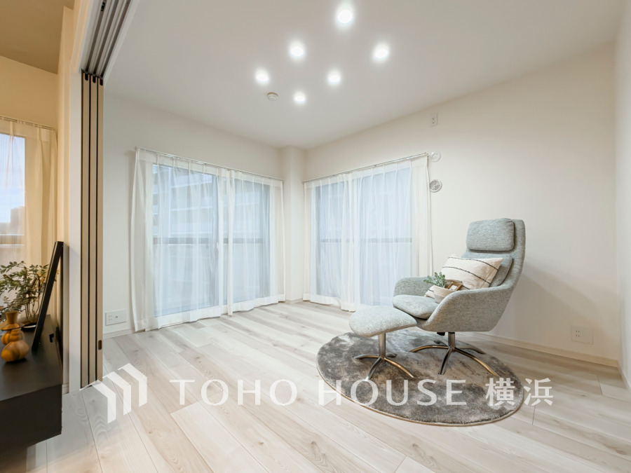 リビングに隣接した洋室は、引き戸を開け放してLDK空間を共有しながら開放的に使うこともできます。
