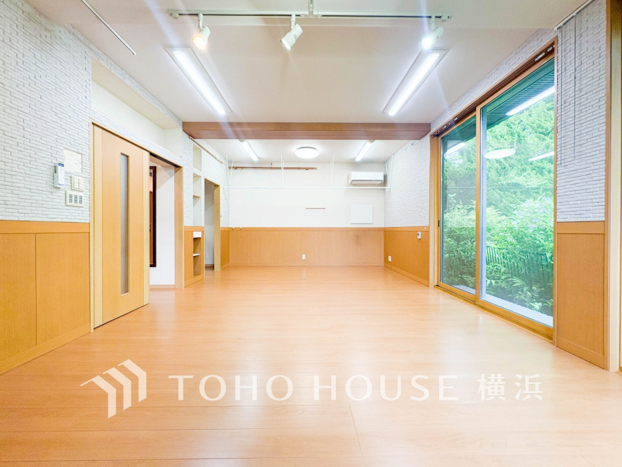 ご家族やお客様との時間など、多くの時を刻む空間。何気なく過ぎる時でさえも上質なひと時となる快適な空間を目指して。