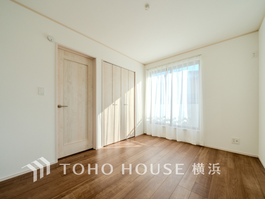 家族一人ひとりの大切なプライベート空間。趣味・感性で個性的に飾って頂けるようシンプルに仕上げてあります。自分時間を充実させながら心豊かなひとときを過ごすための大切な空間。