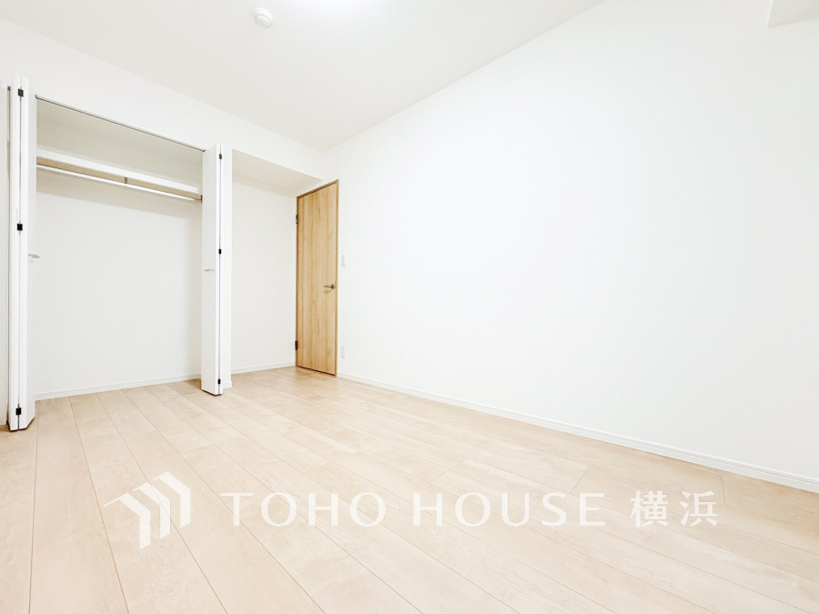 1日の疲れを癒し、心地よく寛げるようゆったりとした広さを確保しています。プライベートタイムをより優雅に穏やかに…。落ち着いた雰囲気を紡ぎます。