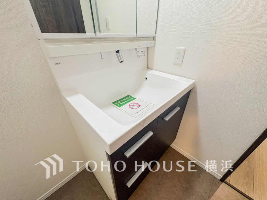 一日の始まりと終わりを心地よく演出してくれる、多彩な機能が備えられたパウダールーム。心地よいリフレッシュ空間です。