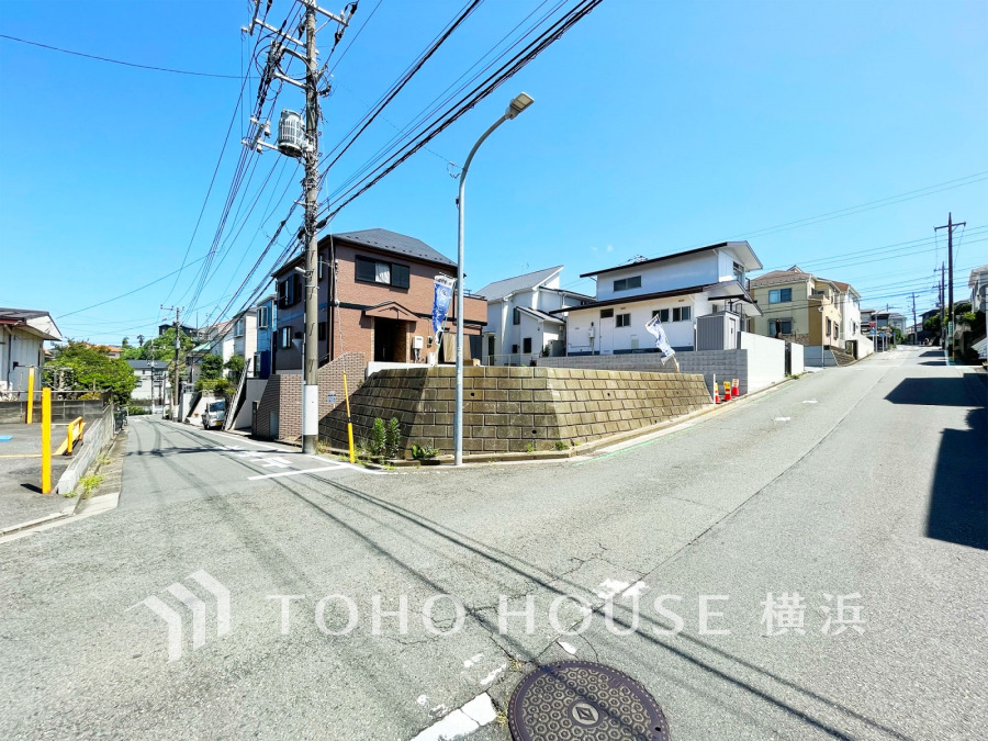 角地立地で陽当たり・開放感良好です