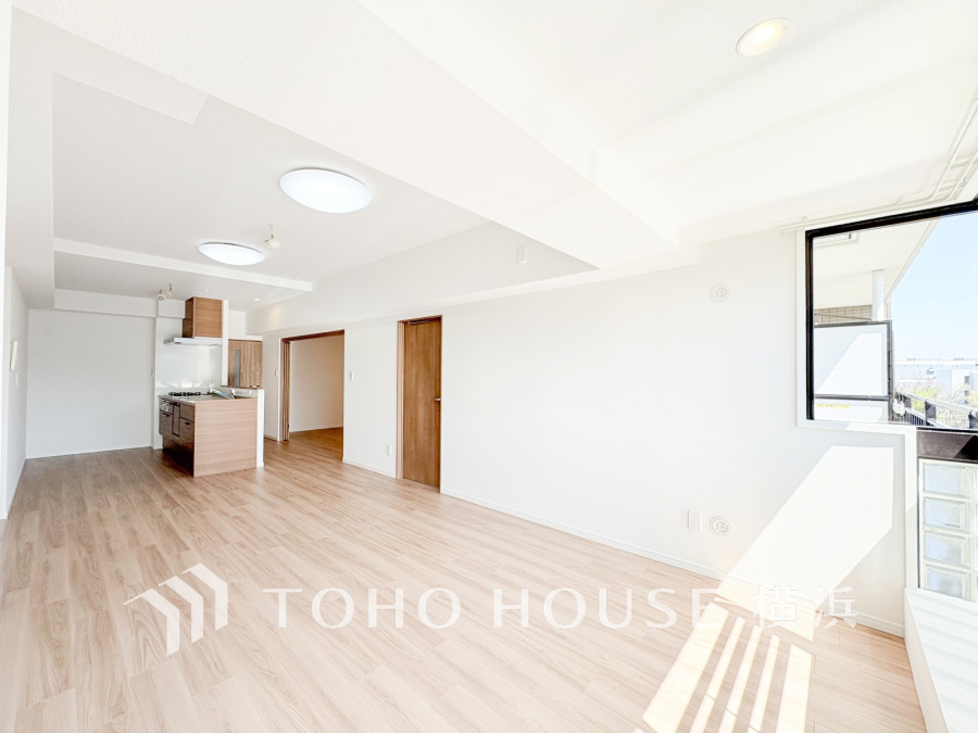 太陽の恵みを受けた明るい空間。吹きぬける風を感じながら爽やかで風通しの良い暮らしが叶います。
