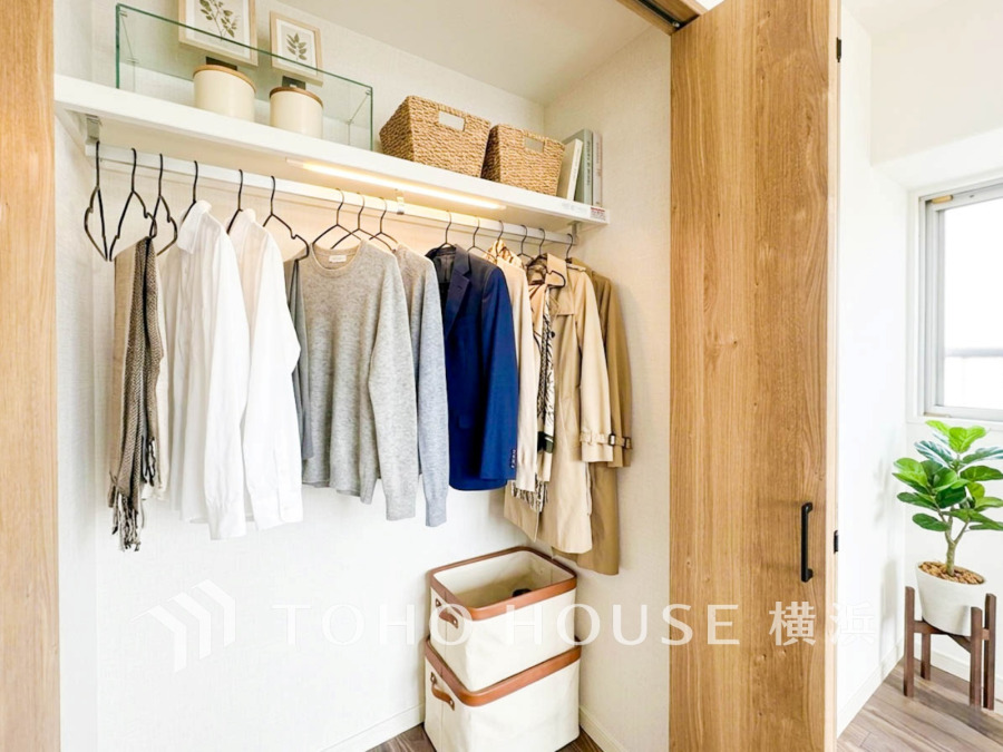 住まいの快適性を左右する収納は欲しい場所に使い勝手のよい収納を確保しています。（家具・装飾品はAI加工です）