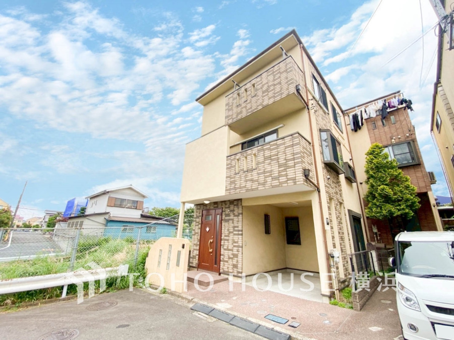 駅やお買物、教育施設が徒歩圏に揃う便利な住環境で暮らしやすい立地です。
