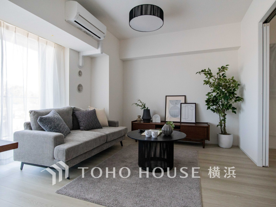 上質な時間を育む暮らしのメインステージ。寛ぎとコミュニケーションを育む居心地のよい場所。ここで楽しむ家族の時間が絆をより深めてくれそうです。