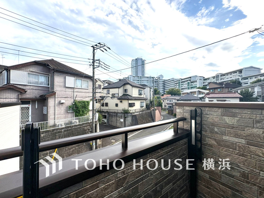 のびやかな眺望の広がる住環境。低層住宅が広がる街並みは、心地よい開放感が漂っています。
