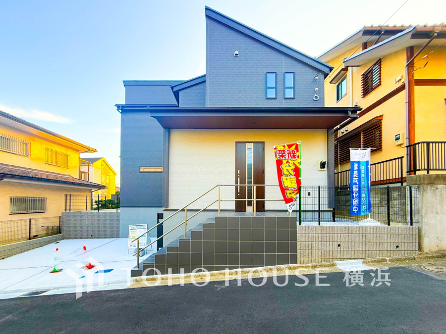 閑静な住宅街に佇む邸宅。ゆとりある住空間を確保した4LDKのお住まい。
