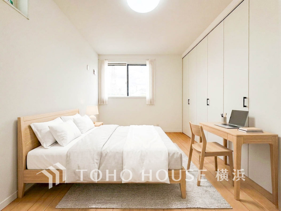 感性を育むプライベートルームはシンプルでスマートな空間。好みの空間で読書をしたり、音楽を聞いたりと。※生成AIによるイメージです。家具・小物は販売価格に含まれません。