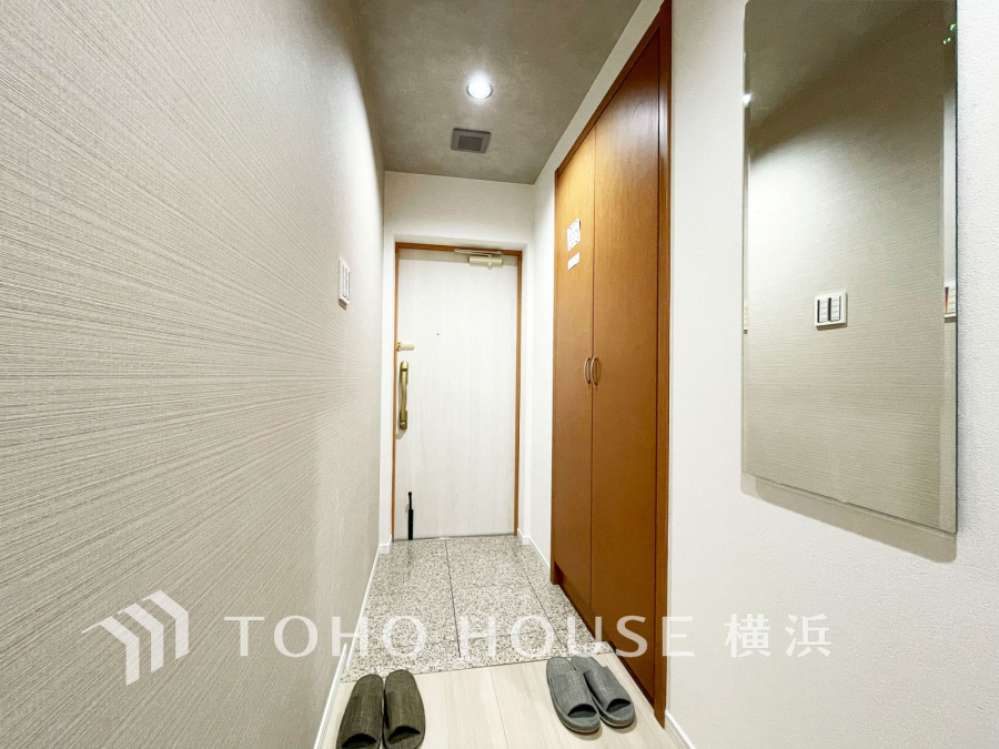 清潔感溢れる玄関がお出迎えする本邸宅の物語は、ここから始まる日常を期待させます。この場所には「希望」と「優越」で包み込んでくれる「特別」な空間があります。