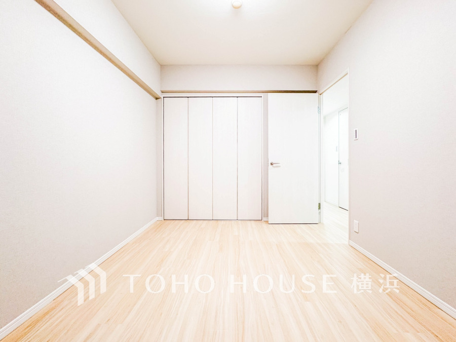 ゆとりと収納を確保した洋室。自分時間を充実させながら心豊かなひとときを過ごすための大切な空間です。
